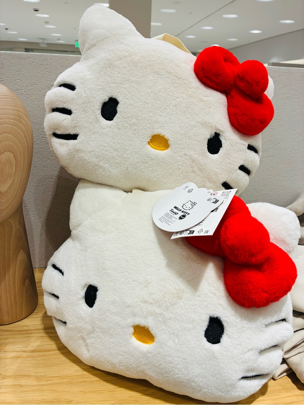 *NWT* ZARA Hello Kitty Super Cute Plush Tote Bag Sanrio🎀✨